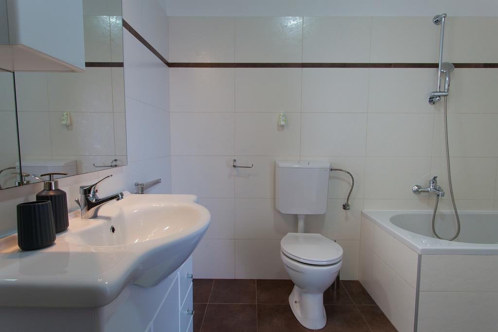 Apartment Magas Vrbnik Exterior photo