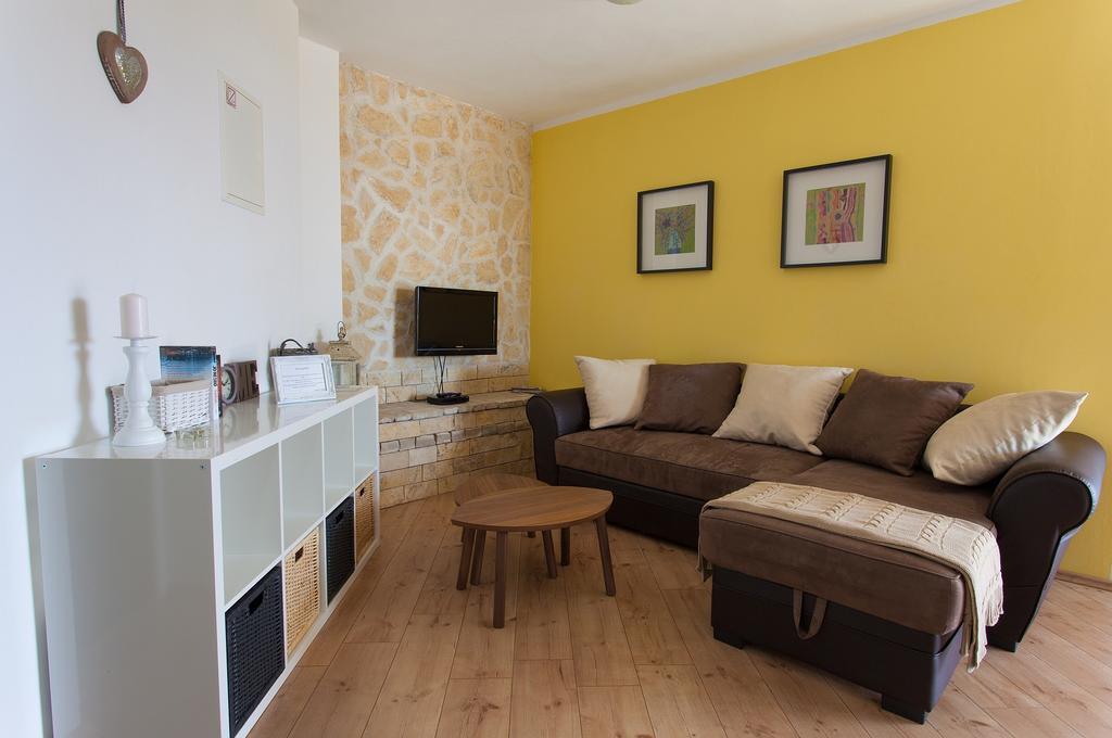 Apartment Magas Vrbnik Exterior photo